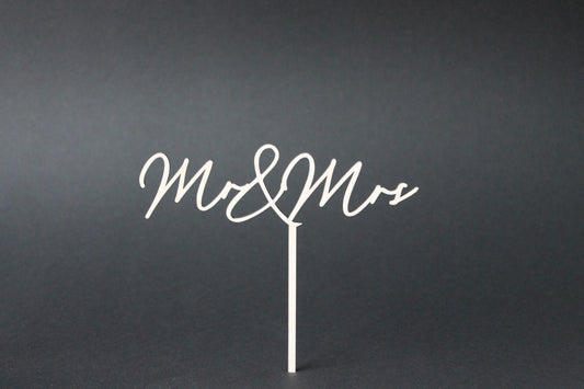Mr&Mrs cake decoration