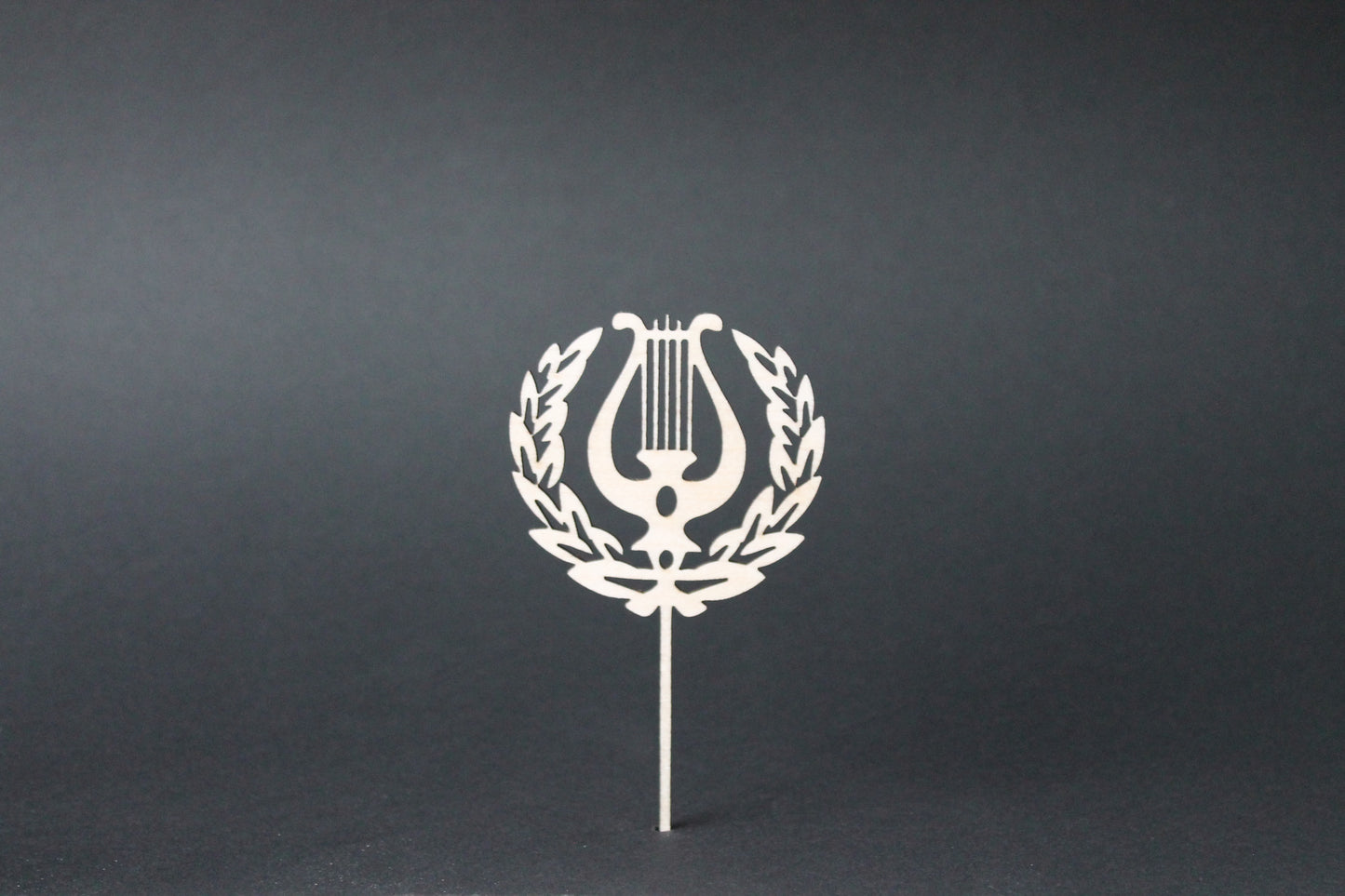 Lyra Cake Decoration